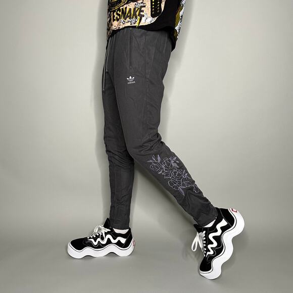 Adidas Joggers Dark Grey Polyester Violet Purple Embroidered Flowers Artwork - Picture 1 of 4